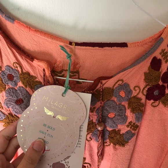 Mexican style embroidered top - Picture 2 of 4